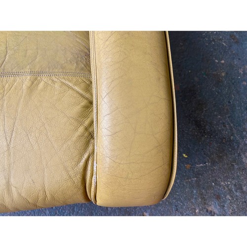 Mid-Century lounge chair byTim Bates for Pieff - Picture 7 of 9