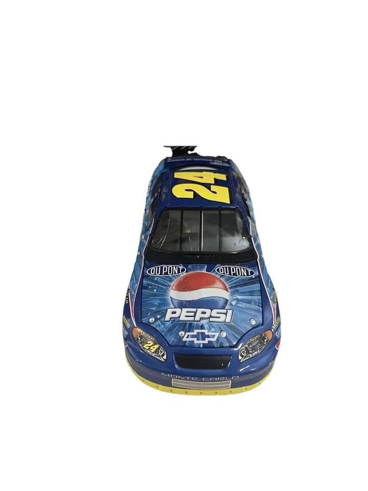 Coche Jeff Gordon #24 DuPont 2004 Monte Carlo escala 1:24 NASCAR edición Pepsi Foto 3 de 4
