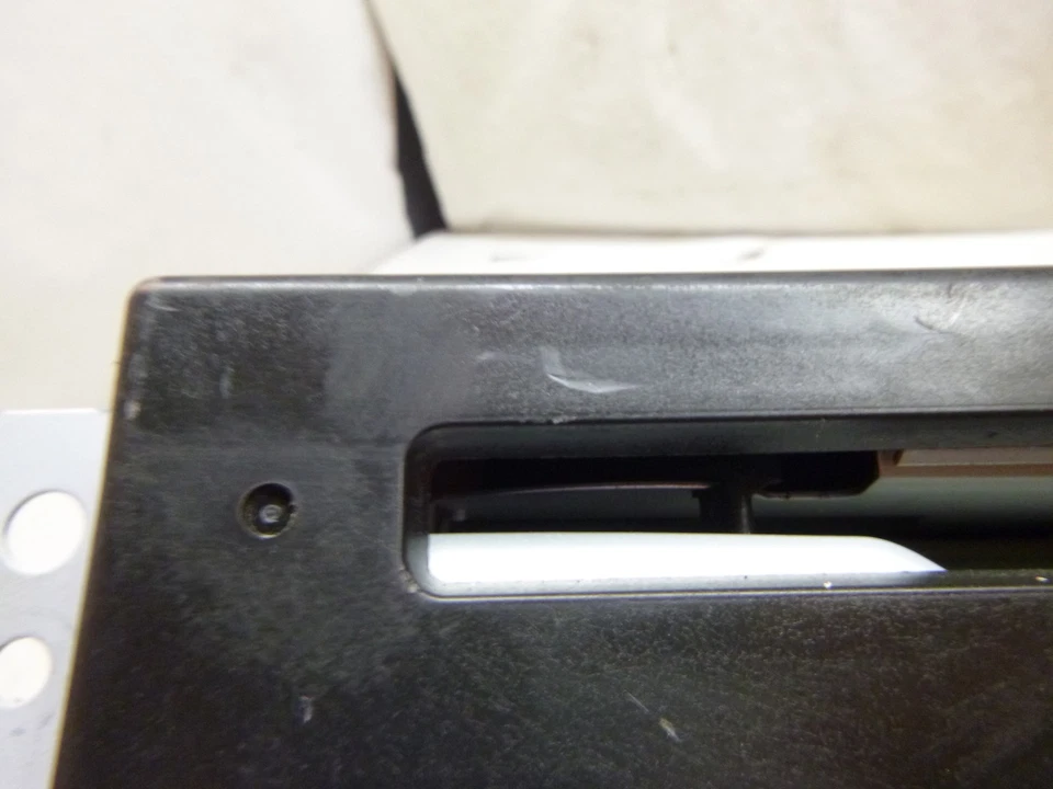 Chevrolet Suburban GMC Yukon TG5 2015 15 reproductor de CD 13594481 CIP020 Foto 3 de 4