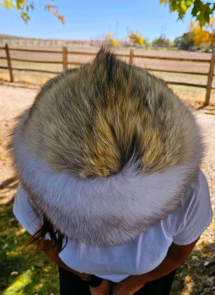 Chapéu russo feminino REAL azul pele de raposa e coiote forrado de cashmere moda exclusivo - Imagem 4 de 4