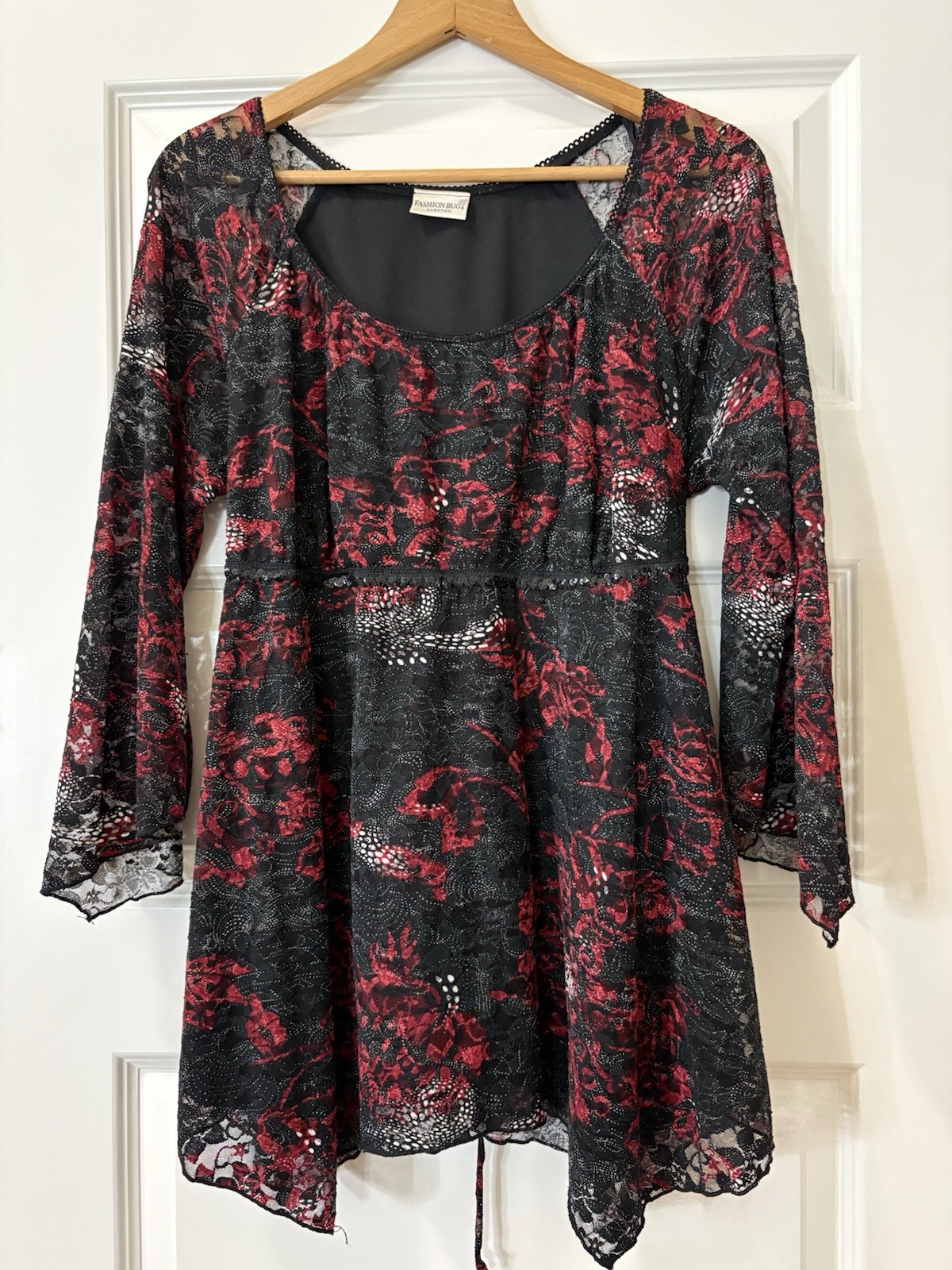 Fashion Bug Women's XL Black Red Floral Lace Scoop Neck Tunic Blouse Stretch
