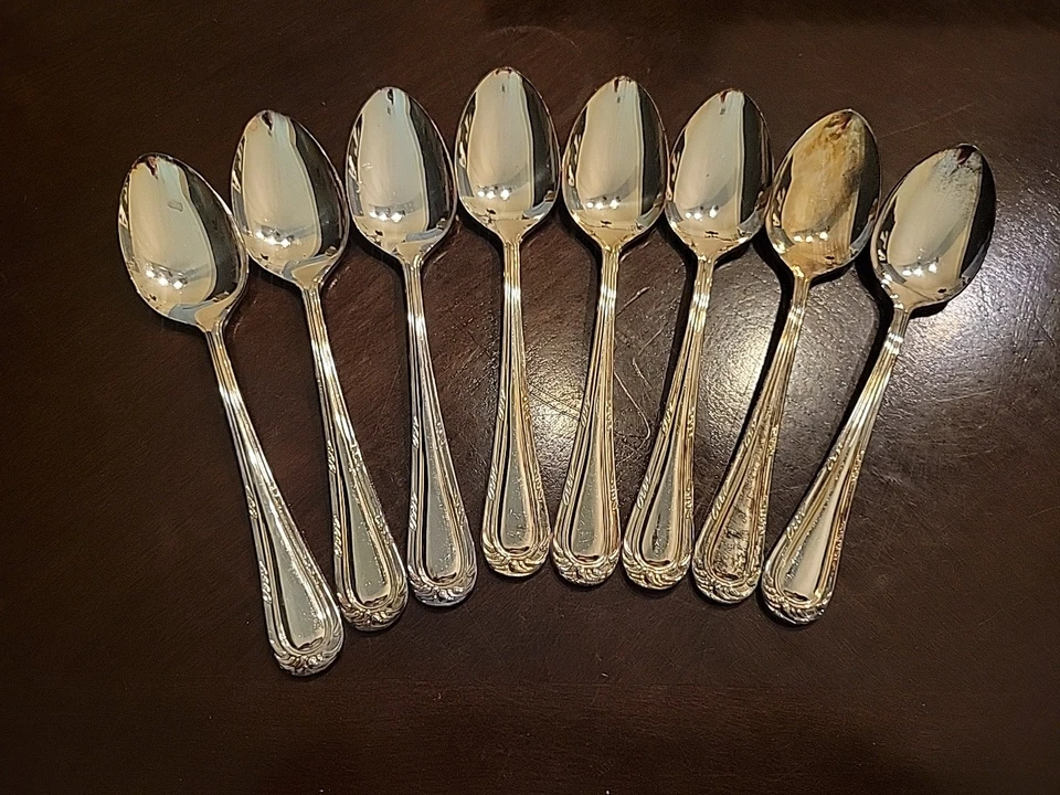 The Main Course Silverware 40 Pc 8 Settings Bloomingdale's Versailles MNF41 Flat - Image 4 of 4
