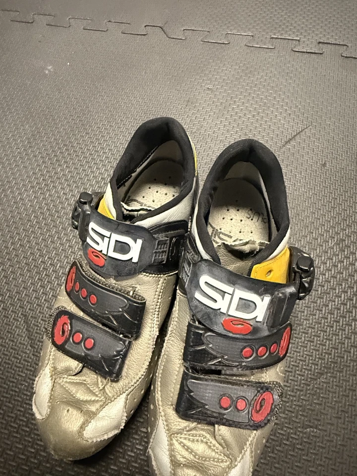 Zapato de MTB SIDI Dominator para mujer negro amarillo talla EU 38,5 EE. UU. 6,5. Usado Foto 2 de 4
