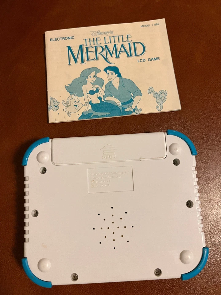 Juego LCD portátil Tiger Electronics Little Mermaid 1990 vintage - probado funcionando Foto 2 de 4