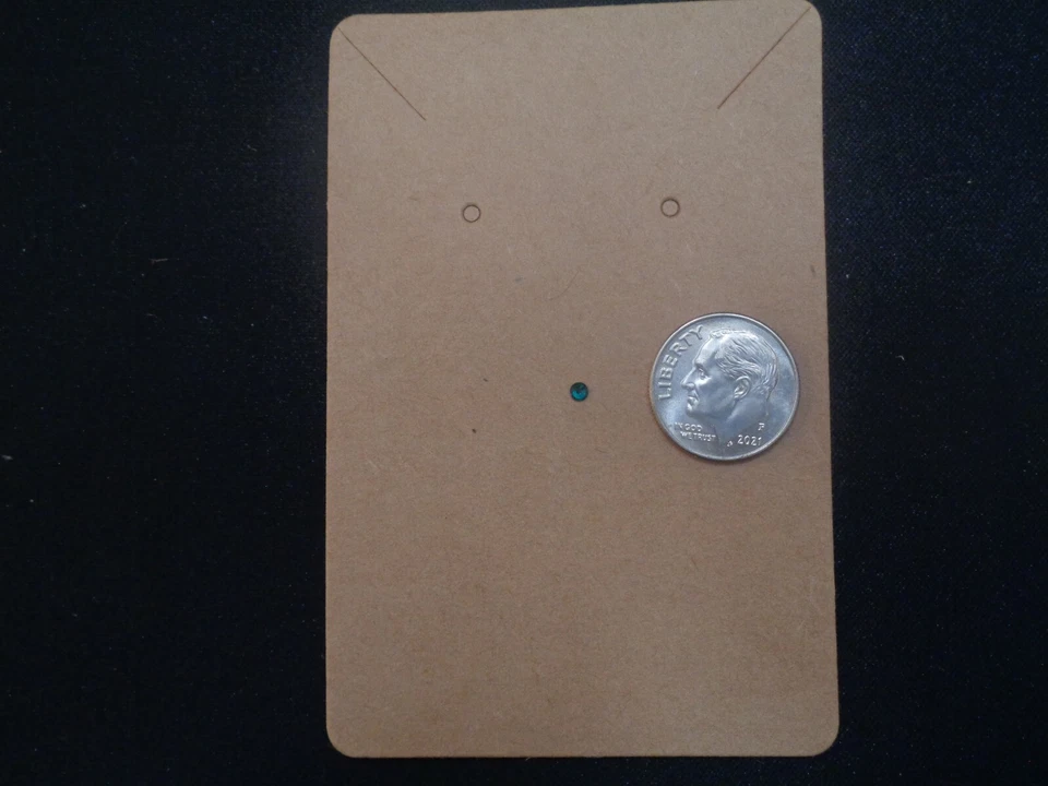 Tachuela de nariz falsa magnética verde esmeralda cristales de Swarovski facetados con respaldo plano Foto 2 de 4