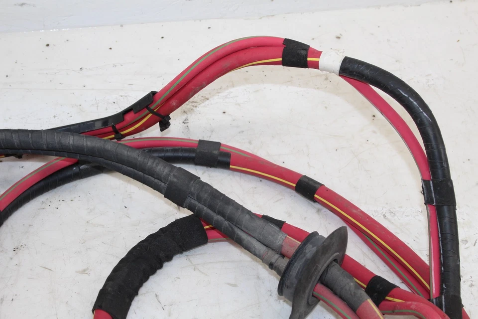 Cable de batería positivo Cadillac CT4 2020-2022 84859019 OEM Foto 4 de 4