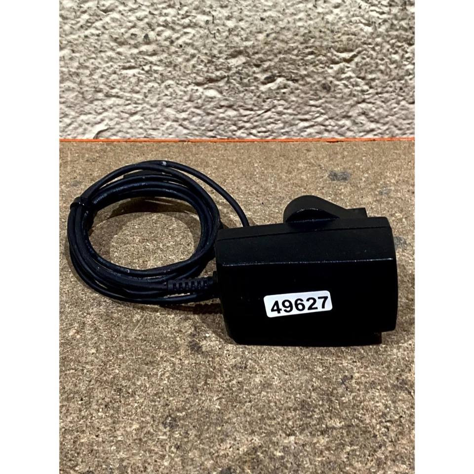 LG STA-U34UD Travel Adapter Black 5.1 Volt 0.7 Amp UK Wall Plug for Mobile Phone - Image 2 of 4