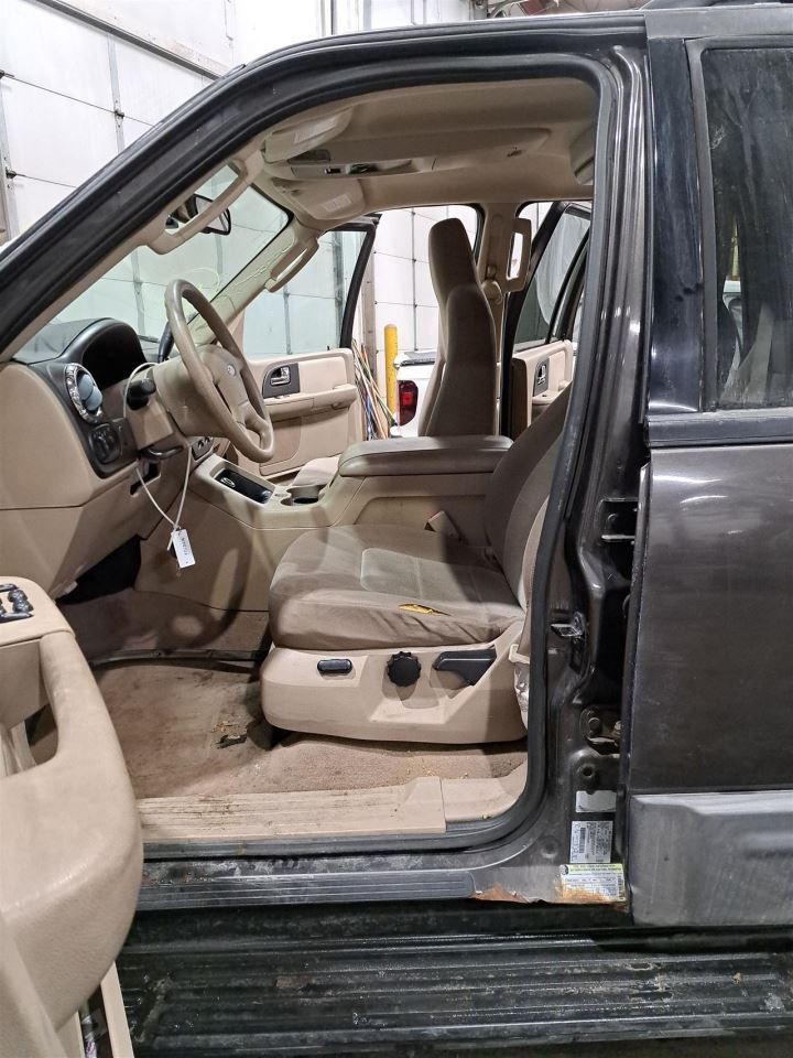 Air Cleaner/Air Filter Housing 2006 Expedition Sku#4303127