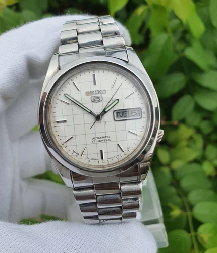 Vintage Seiko 5 7009-8211 White Dial Day/Date Japan Made Automatic Watch for men
