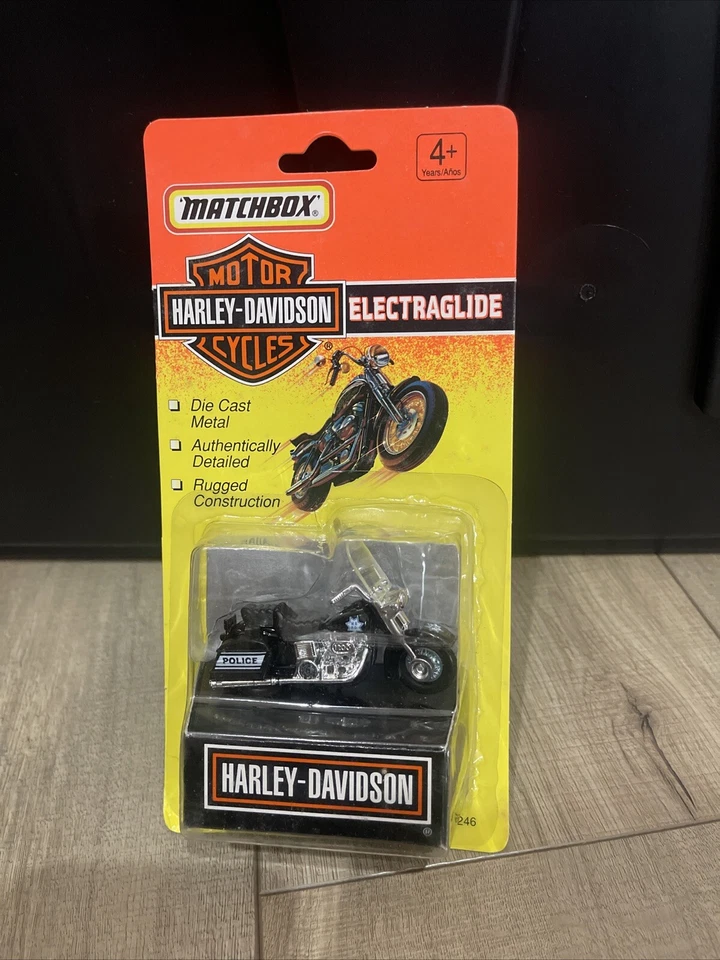 NEW 1993 Matchbox Harley Davidson 1:18 Electraglide Police Motorcycle Die Cast - Image 2 of 3