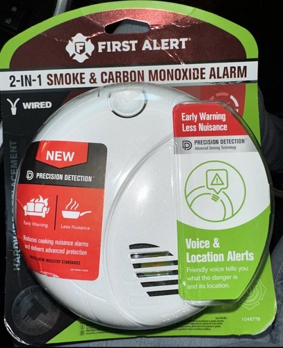 First Alert 1046778 Hardwired Photoelectric Smoke & Carbon Monoxide Alarm, Voice - Picture 2 of 3