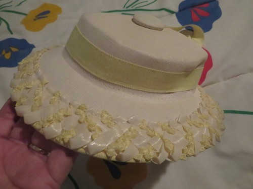 Vintage Little Girl's Straw Hat with YELLOW RIBBON Trim - Picture 2 of 5