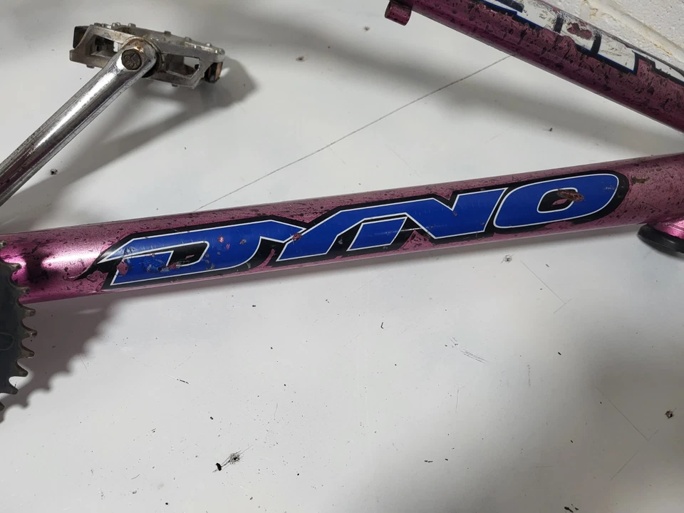 Quadro de bicicleta vintage Dyno Air BMX roxo com manivela e braçadeira de assento bom - Imagem 2 de 4