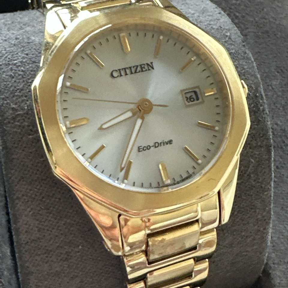 Relógio feminino Citizen Eco-Drive 28MM EW2582-59A - Imagem 4 de 4