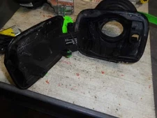 X5        2013 Fuel Filler Door 662009