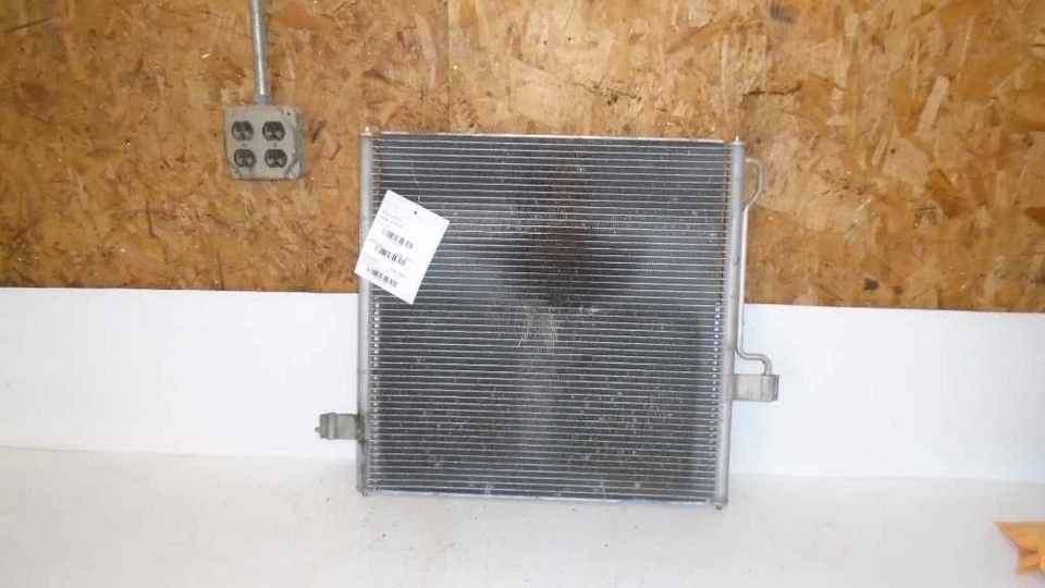 AC CONDENSER 4 DOOR EXC. SPORT TRAC FITS 02-05 EXPLORER 587997 Foto 2 de 4