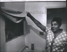 1970 Press Photo Elvie Huffine Urban Renewal Problem Chicago - RSC23205