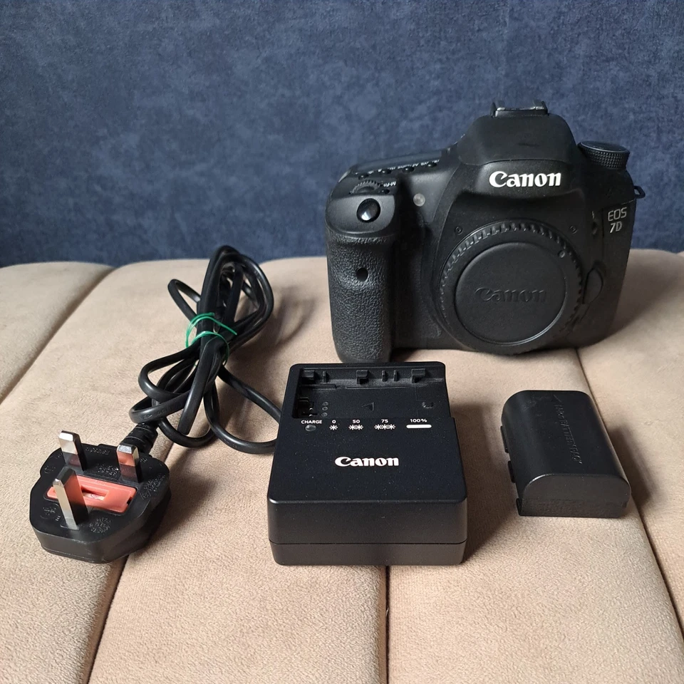 Canon EOS 7D, photo 1 of 5