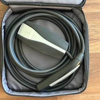 Conector móvil Tesla OEM Gen 2 cargador EV original con estuche y 2 adaptadores