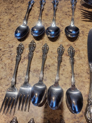 Oneida SSS Silverware 30 Piece Set Renior Pembrooke - Picture 4 of 14