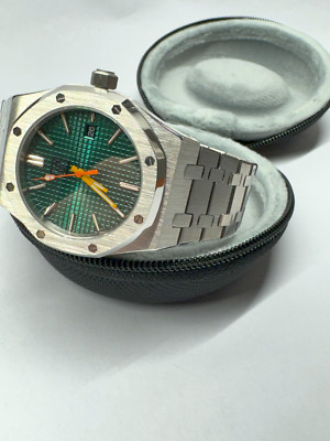 JP Royal Verde   NH36A Automatic, Green Tapisserie Dial, Integrated Bracelet, Sa