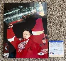 Igor Larionov Detroit Red Wings Signed 8x10 Photo PSA COA A