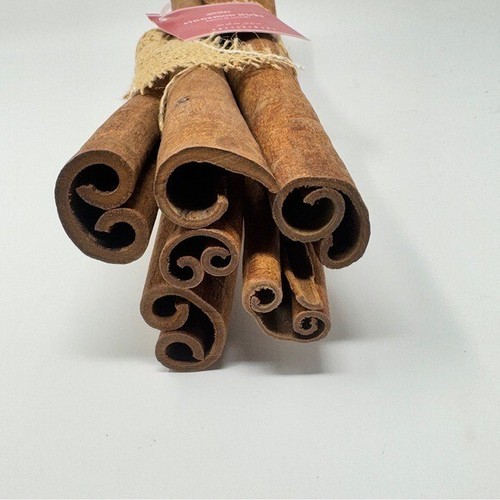 Pottery Barn Decorative Cinnamon Sticks with burlap, 15-Inch, 6 Quills - Picture 6 of 8