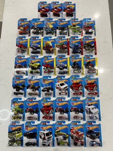 Lot of 39 Hot Wheels Mattel Showdown HW City Off Road Showroom X Cars