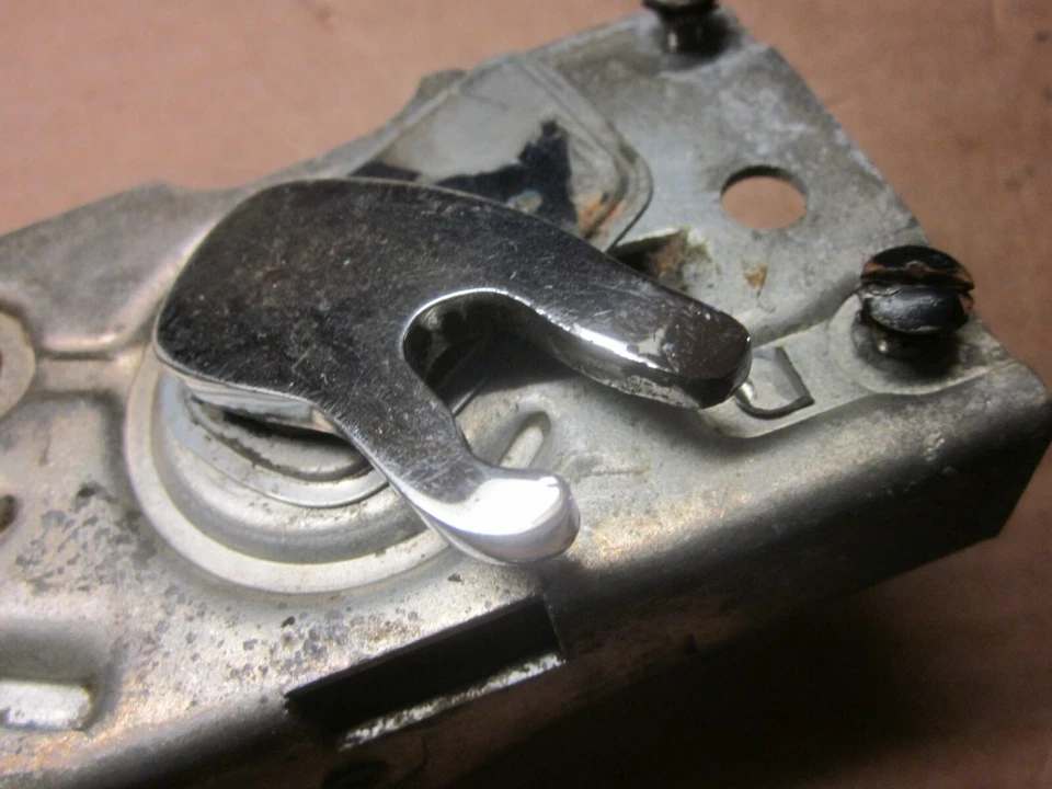 1948 年林肯 Zephyr 可调式门锁? — 第 2/4 张图片