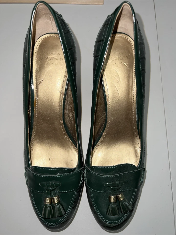 Salto feminino de couro verde 9 médio Circa Joan & David - Imagem 2 de 4