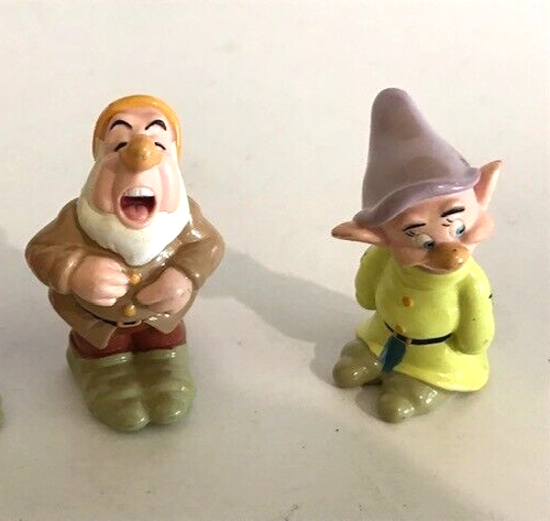Vintage Disney Snow White Set of 6 Hard Plastic Rubber Dwarfs - Picture 4 of 7
