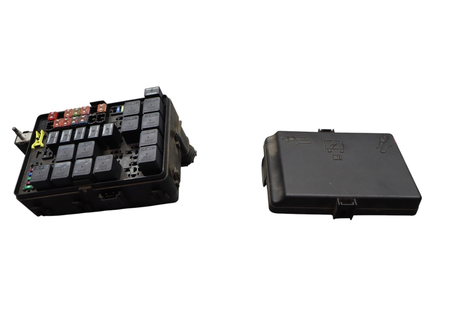 14-24 Maserati Quattroporte Engine Fuse Box Relay Module W/ Cover 7154763030 Oem