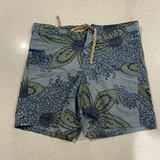 Patagonia Light  Variable Board Shorts Green Floral Men  s Size 34 Beach Surf