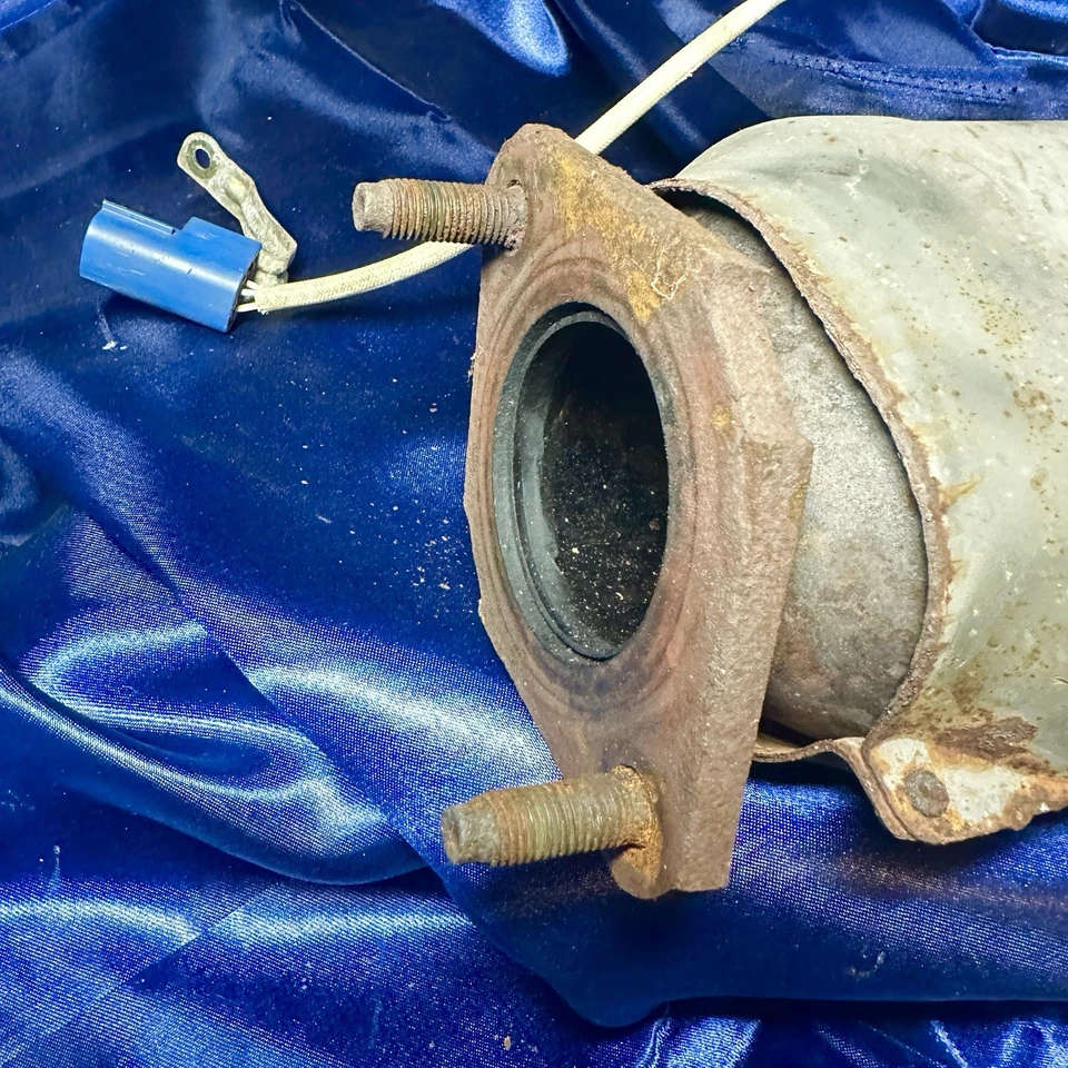 Convertidor catalítico derecho G35 350z 2003-2006 carcasa/núcleo panal roto Foto 3 de 4