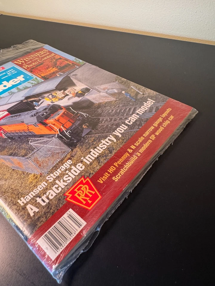 Model Railroader Magazine March 1992 Vol. 59 No. 3 - Image 3 of 4