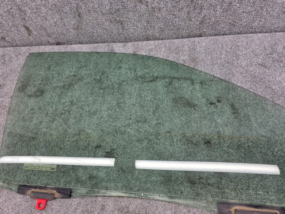 2001-2006 LEXUS LS430 OEM FRONT RIGHT PASSENGER DOOR WINDOW GLASS - Image 3 of 4