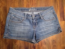 VINTAGE Guess Los Angeles Y2K Womens Denim Low Rise 2" Inseam Shorts Size 28