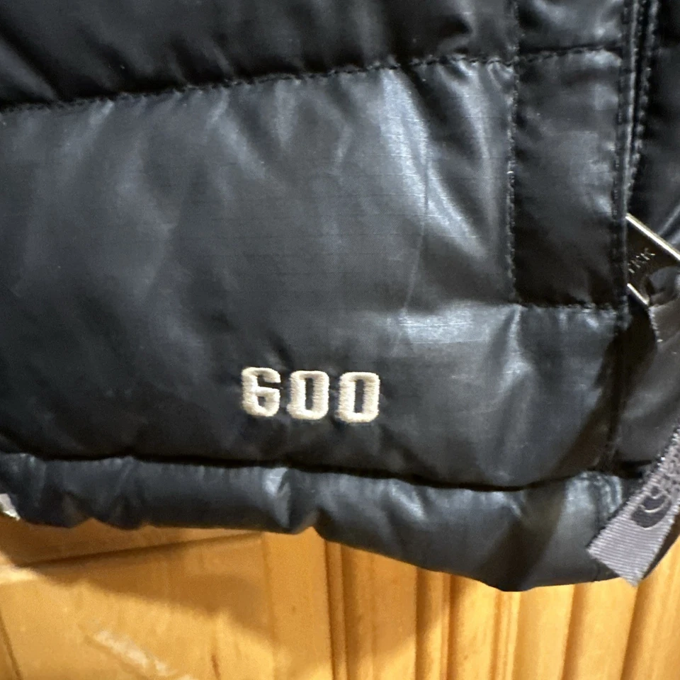 Girl”s North Face Puffer Vest Small Black Vintage/old school good one! EEUC - Image 3 of 4