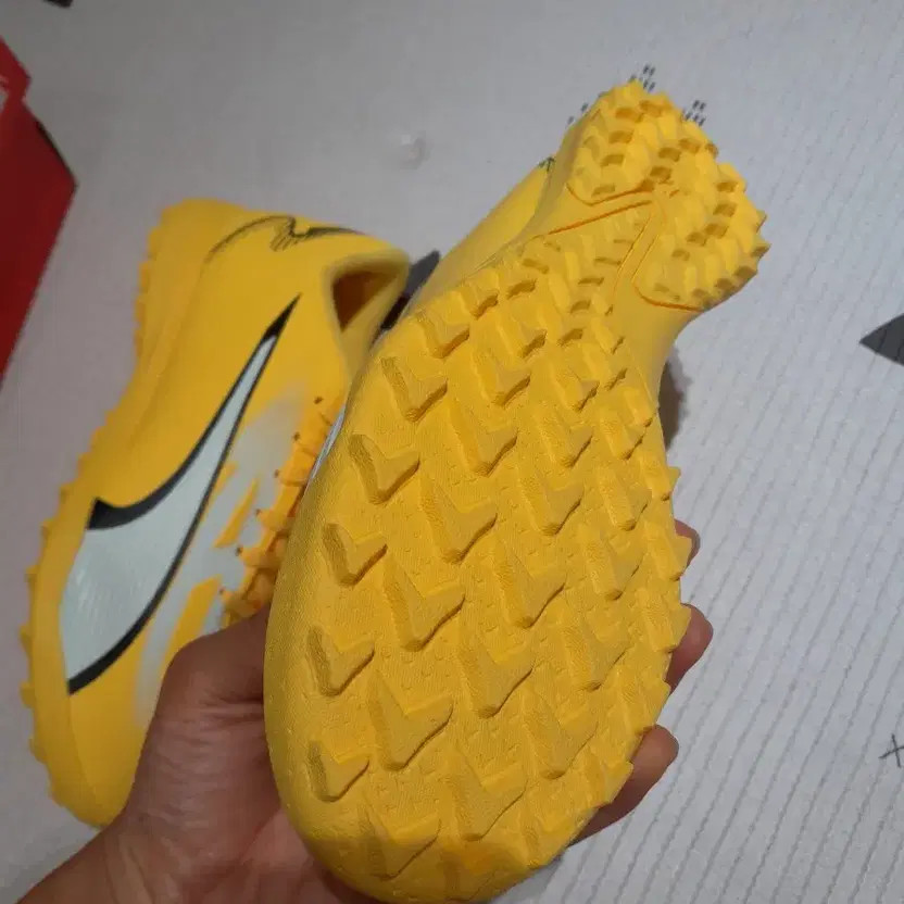 Puma Futsal Shoes Size 260 New Bright Yellow with White Details thumbnail 2