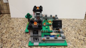 LEGO Minecraft: The Fortress (21127)