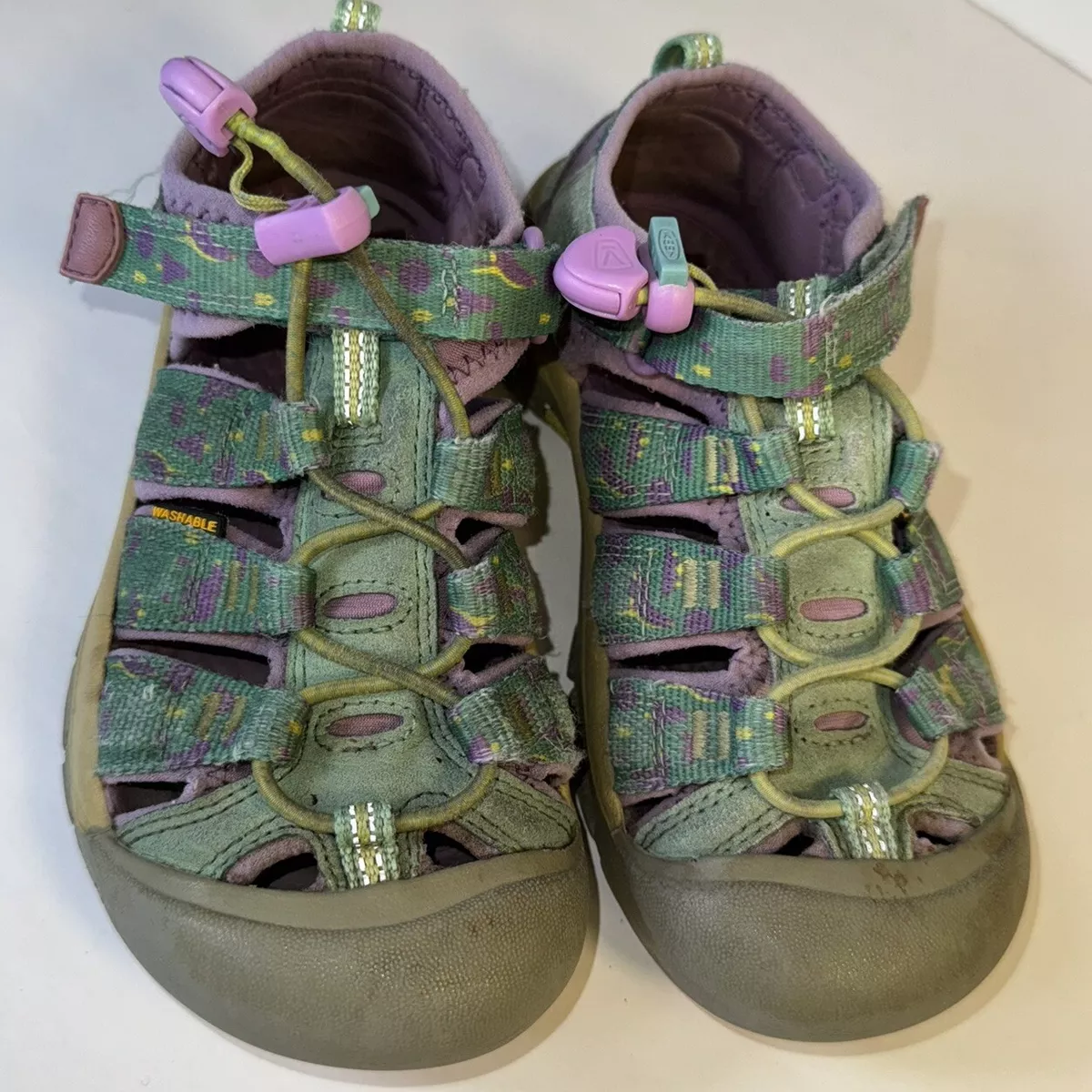 Rainbow sandals sales water