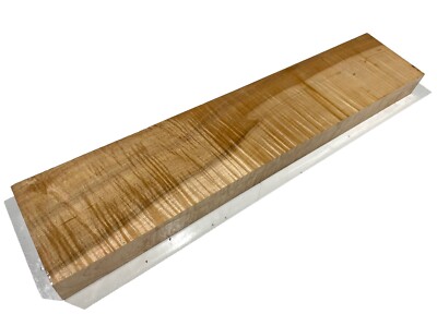 Curly Hard Maple Wood Board 17-1/4'' x 3-9/16'' x 1-5/16  dry  Maple (t42)
