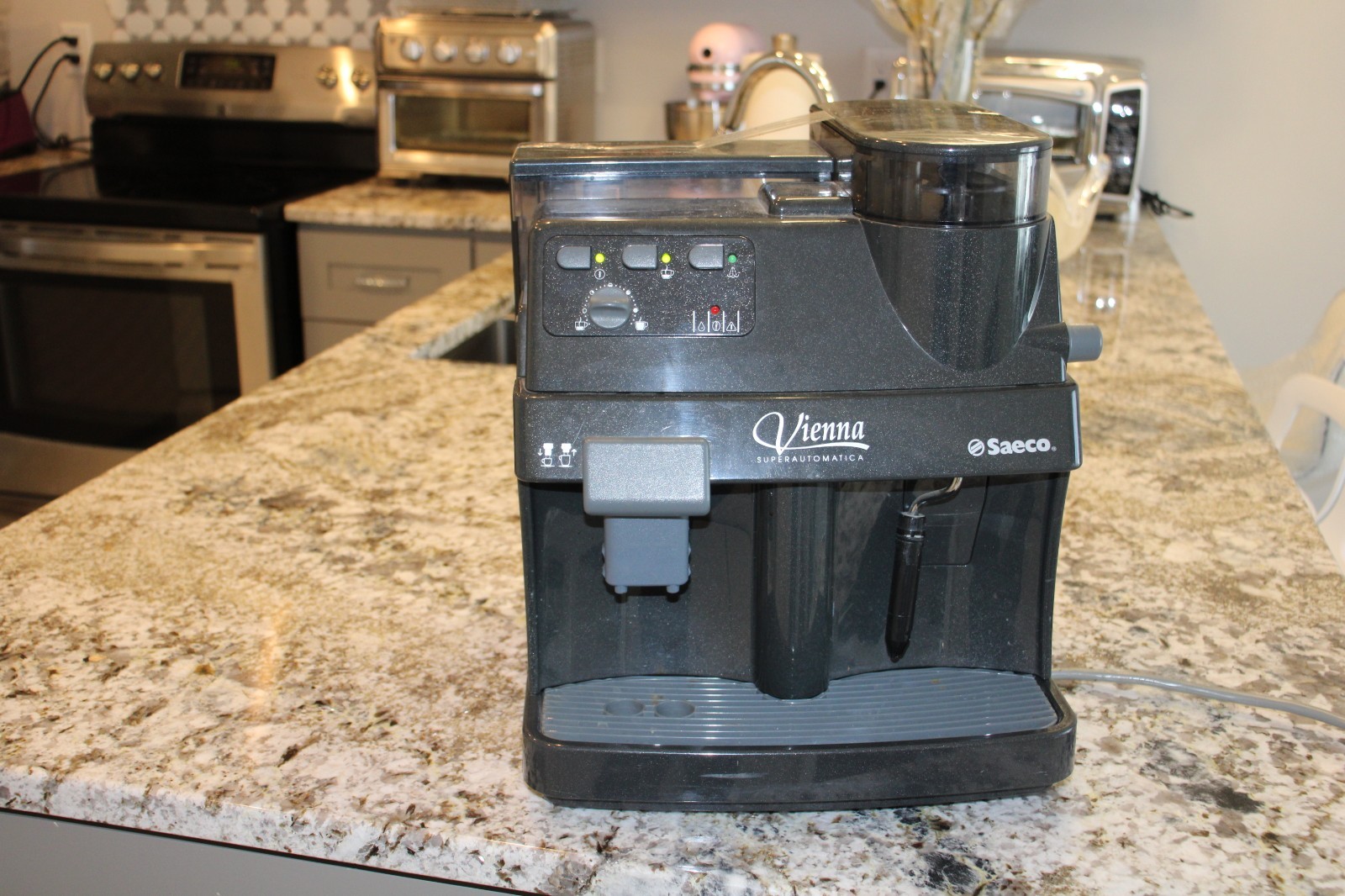 Saeco Vienna Superautomatica SUP018 Espresso Cappuccino Mach