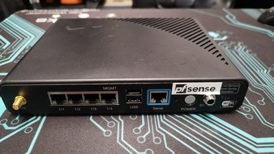   pfSense Firewall 4x Gigabit LAN 16GB SSD 4GB LTE SILENT AES-NI Atom C2316