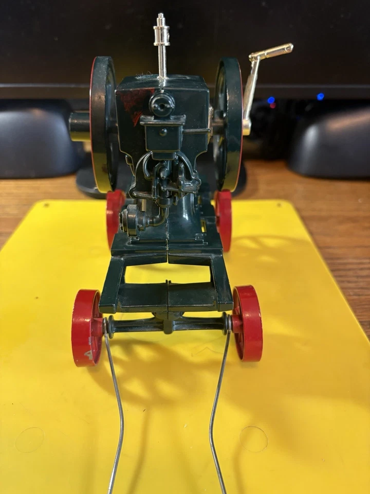 Vintage ERTL 1/6 McCormick Deering Model M Gas Engine Hit Miss Used Made USA HTF - Image 4 of 4