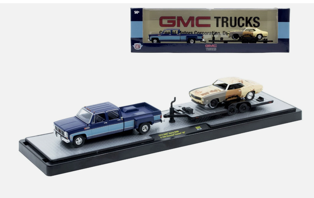 M2マシーン 1973 GMC シエラ 3500 & シボレーカマロ RS M2 1973 GMC Sierra 3500 in Blue & 1969 Chevrolet Camaro RS in Tan