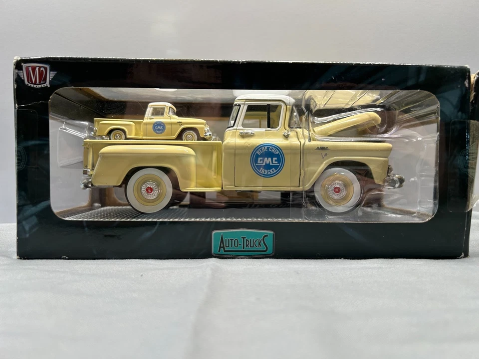 M2 Machines 1/24 & 1/64 1958 GMC 100 Step Side yellow/white S18 16-12 Diecast - Image 2 of 4