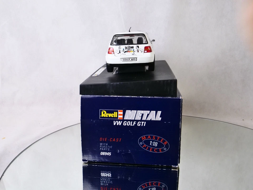 Revell 08945 - VW Golf GTI "Bundesrepublik" 97/98 - RARE - 1/18 neuf en boîte - Photo 4/4