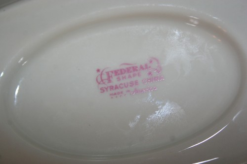 2-VINTAGE SYRACUSE SUZANNE FEDERAL SHAPE FINE CHINA CREAMER.GRAVY BOAT - Picture 4 of 4
