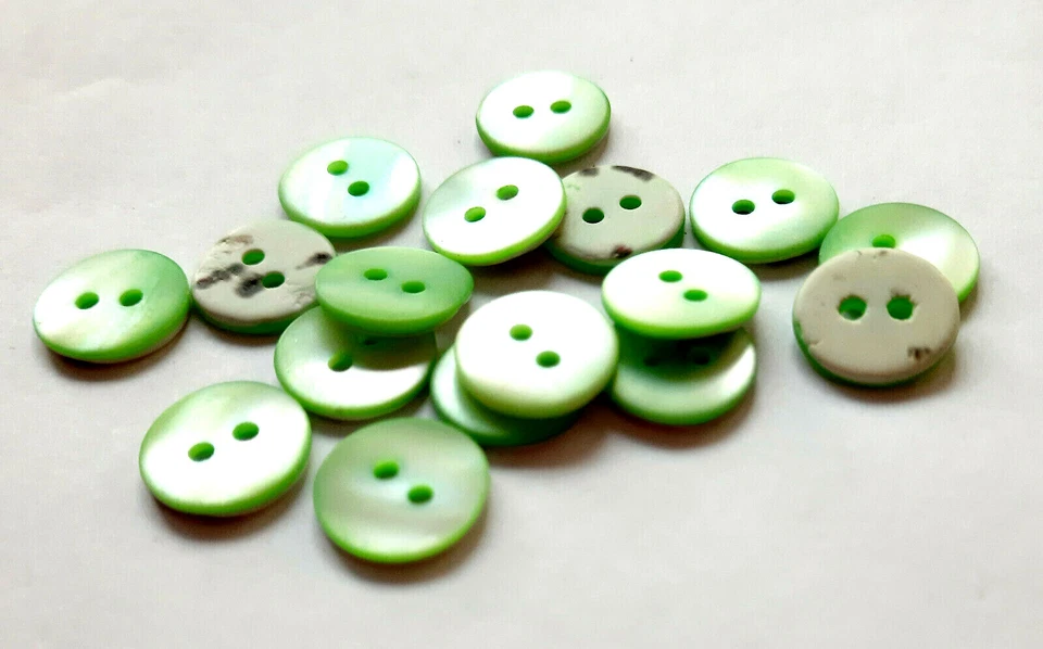 6 Stück Perlmutt Knöpfe trocas cleanbake 2 Loch natürlich BLAU GRÜN GRAU Töne - Bild 3 von 4